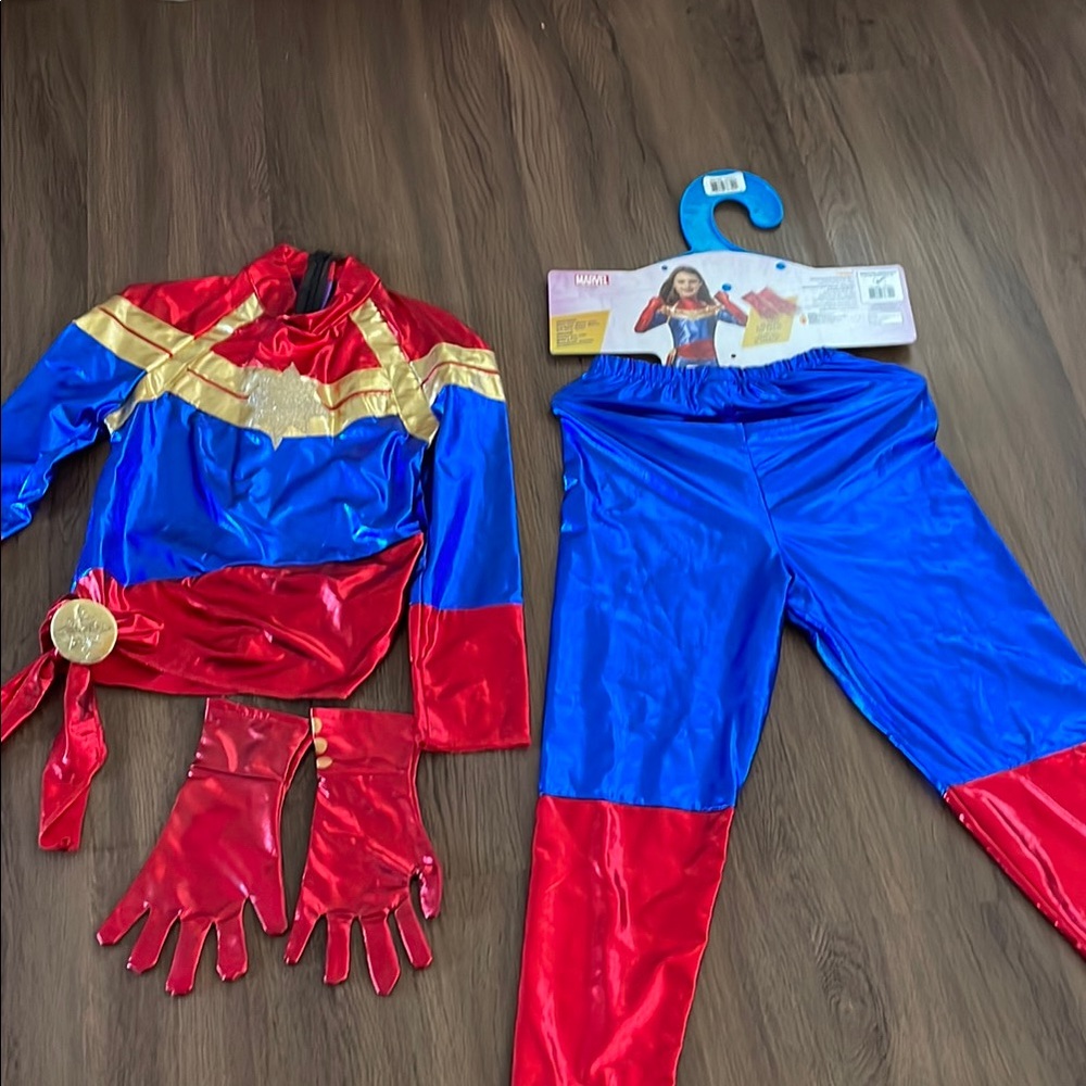 Marvel Captain Marvel Child Costume Size 7-8 NWT